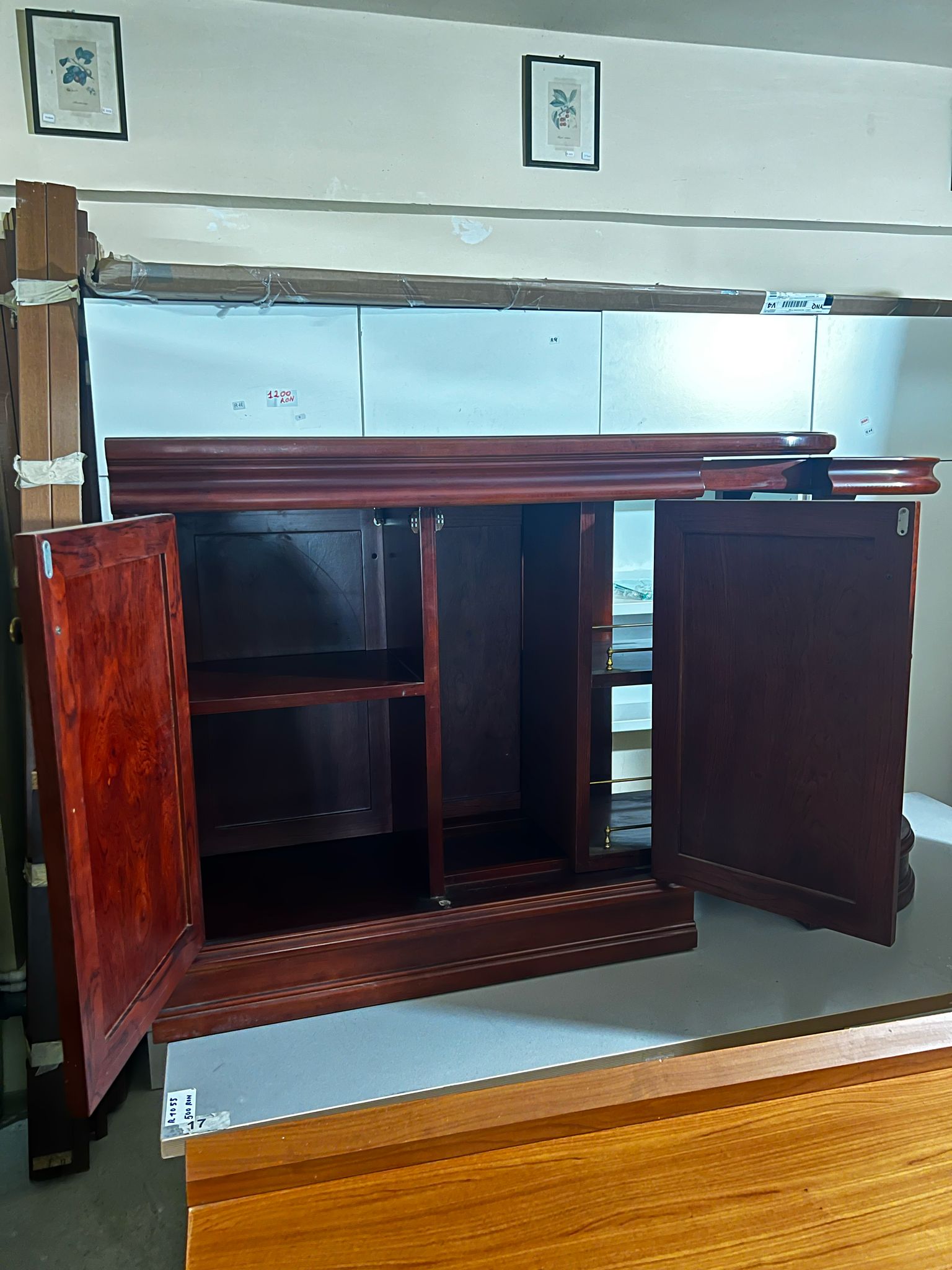 Buffet clasic din lemn masiv cu bar lateral S 3002 – Produs nou, din expoziție - imagine 4