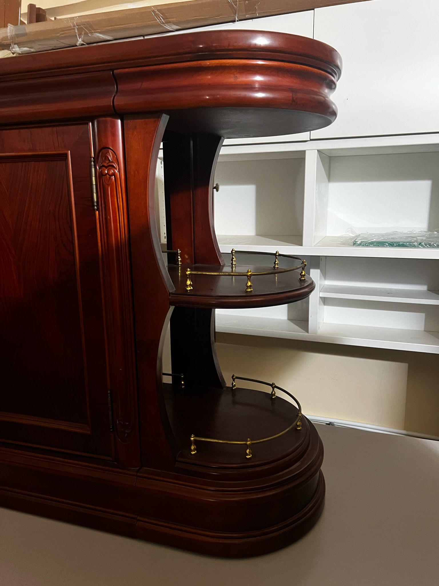 Buffet clasic din lemn masiv cu bar lateral S 3002 – Produs nou, din expoziție - imagine 8