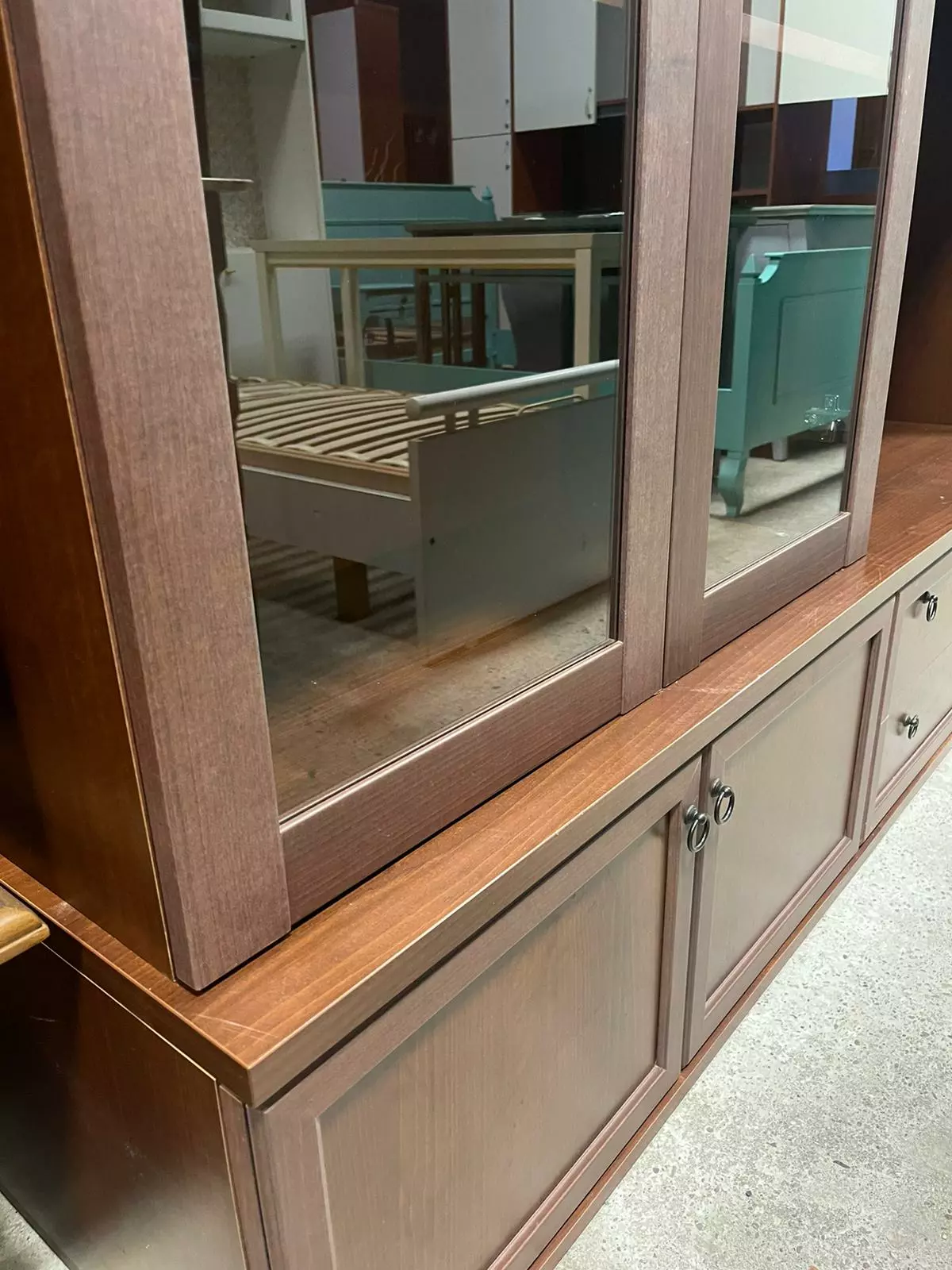 Bibliotecă modulară maro cu vitrină și spații multiple – S 1773 - imagine 6