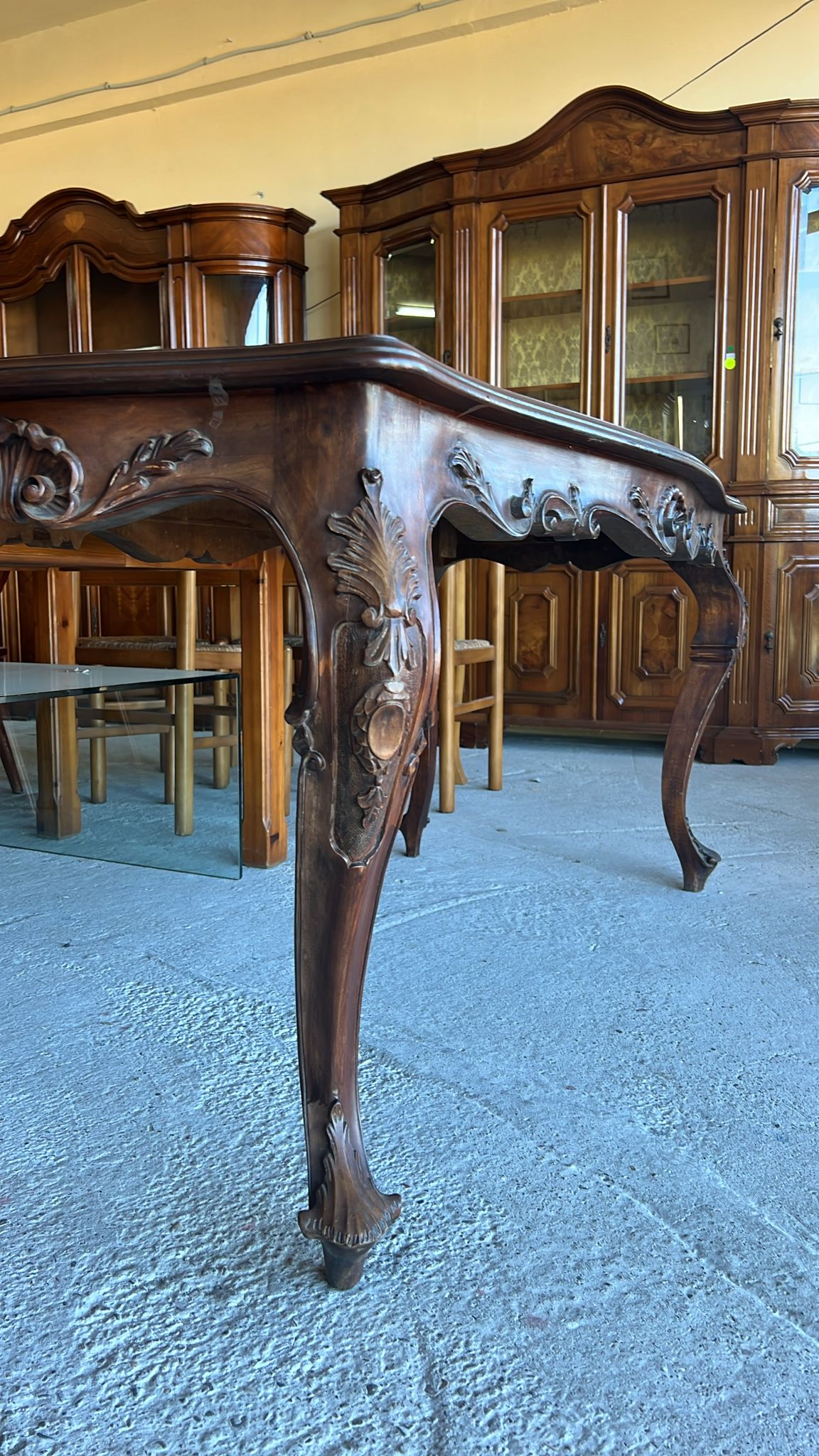 Masă din lemn masiv sculptată sh de calitate italiană S 3668 - imagine 2