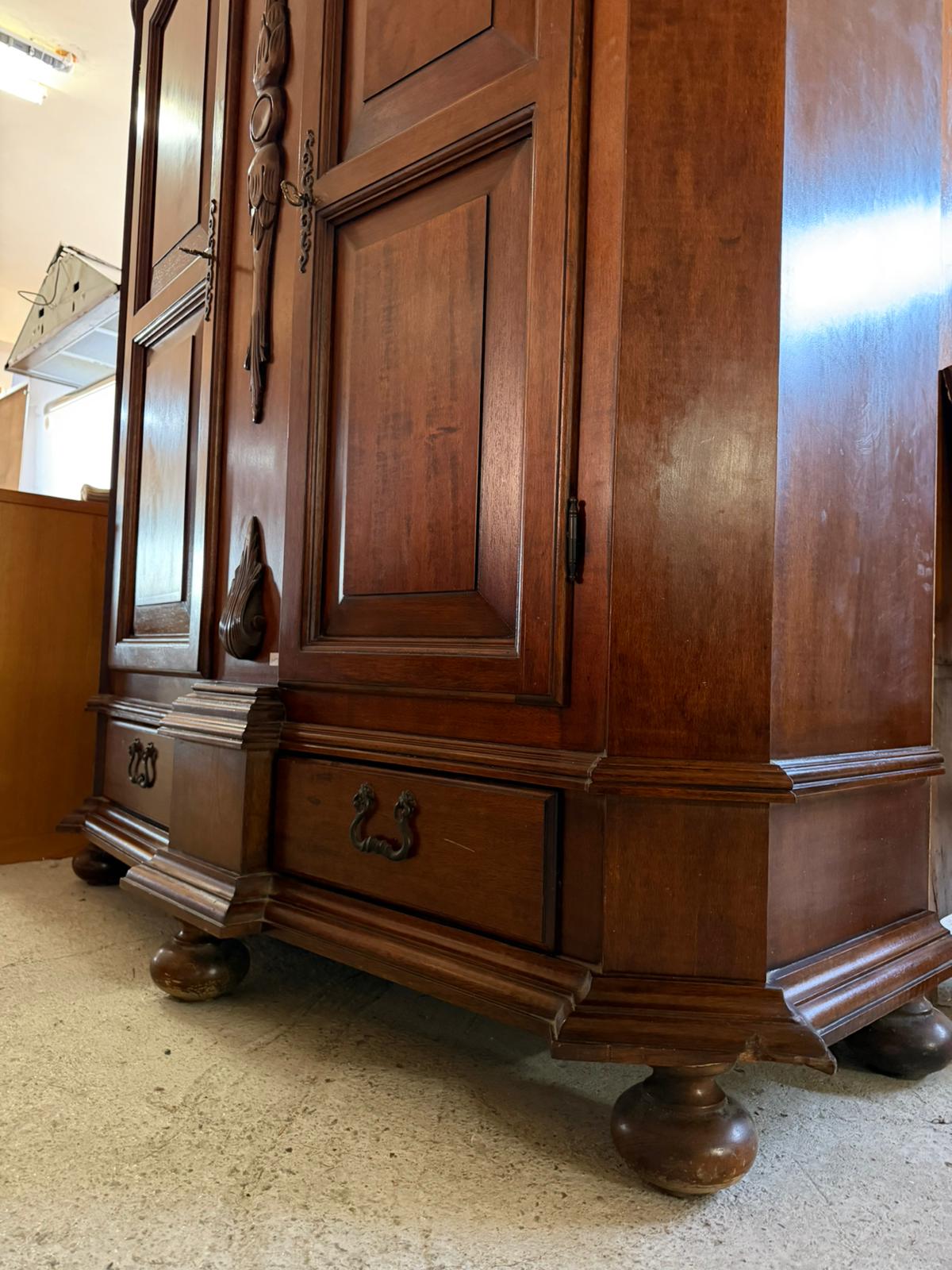 Dulap din lemn masiv sculptat stil clasic sh de calitate italiană S 4931 - imagine 6