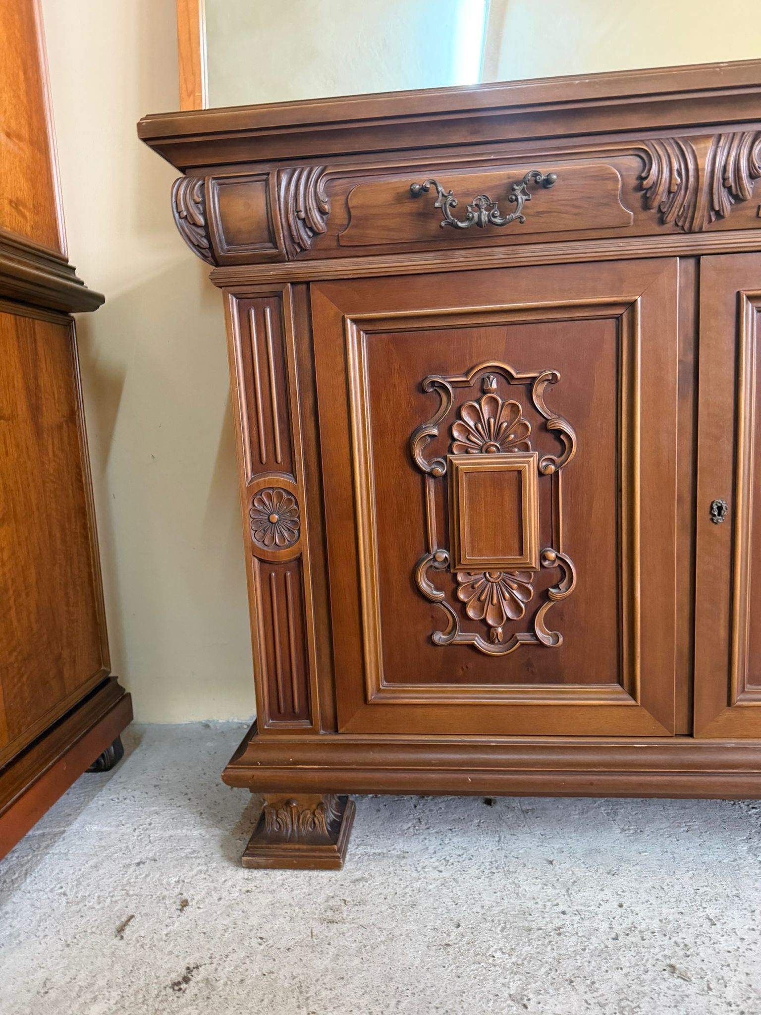 Comodă din lemn masiv second hand de calitate italiană – S 4982 - imagine 4
