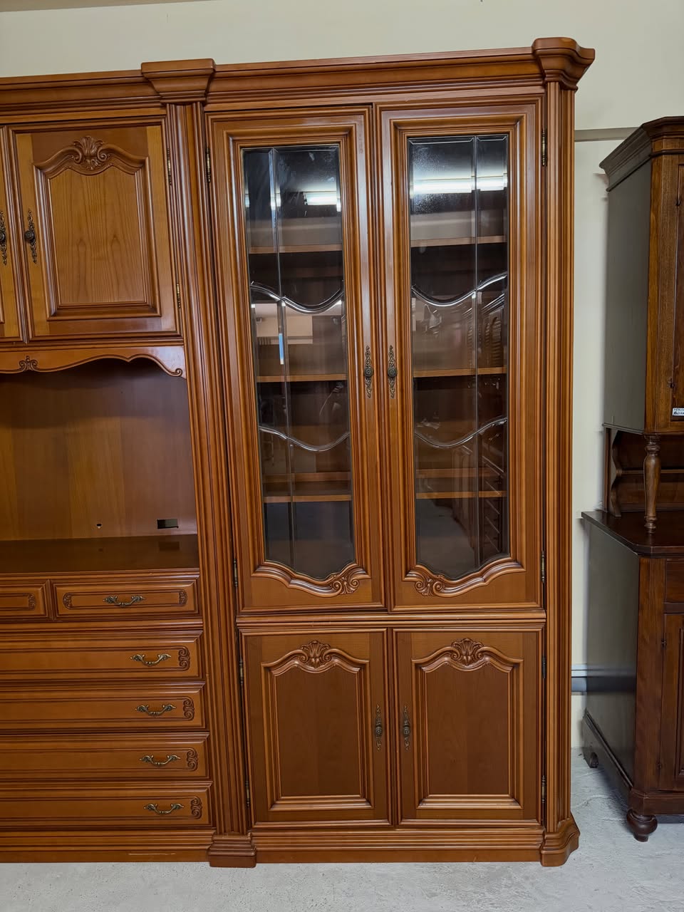 Mobilier living clasic cu vitrină și sertare sh de calitate italiană Ad-47 - imagine 6