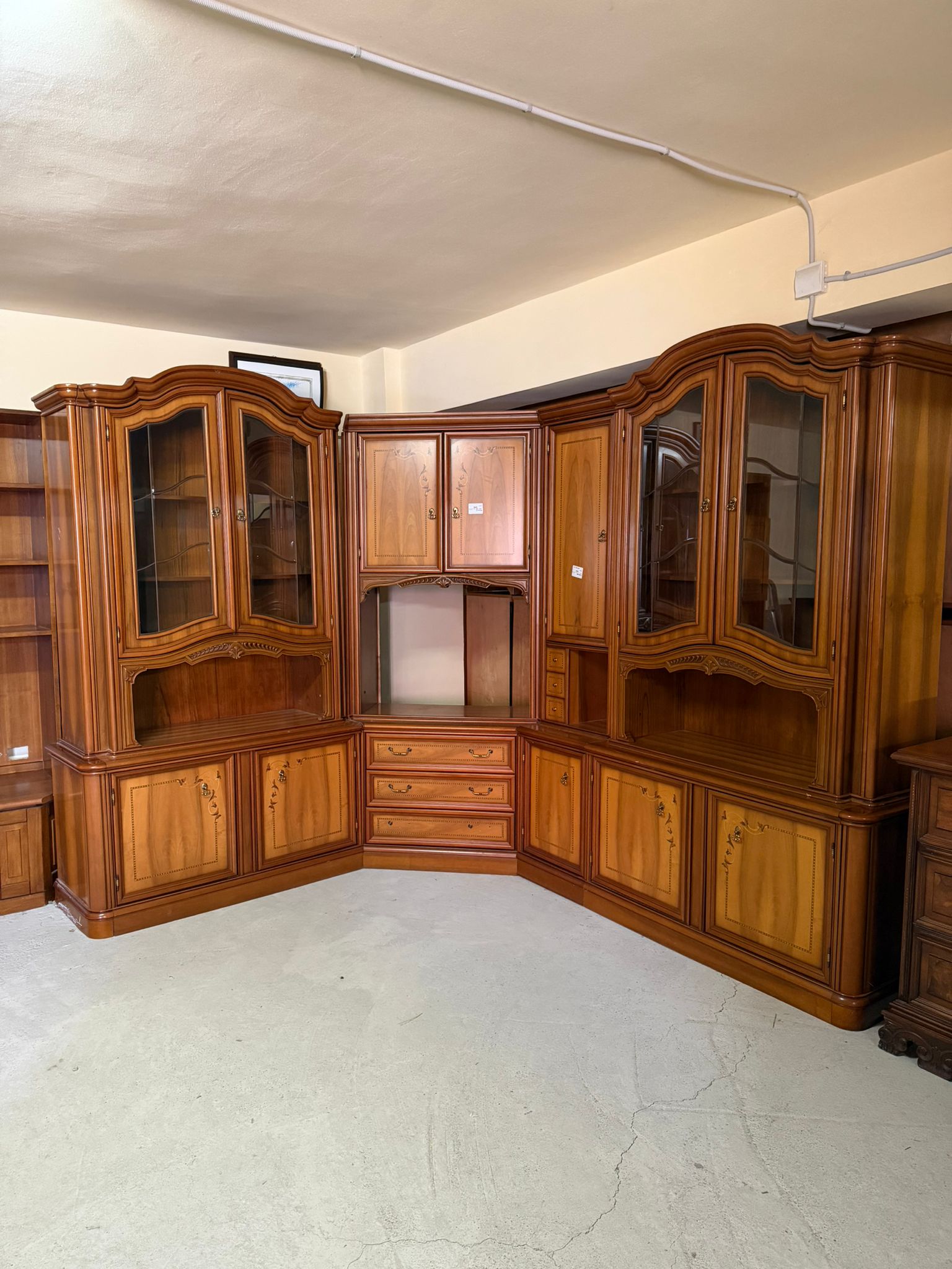Mobilier living colț din lemn sh de calitate italiană Ad-49