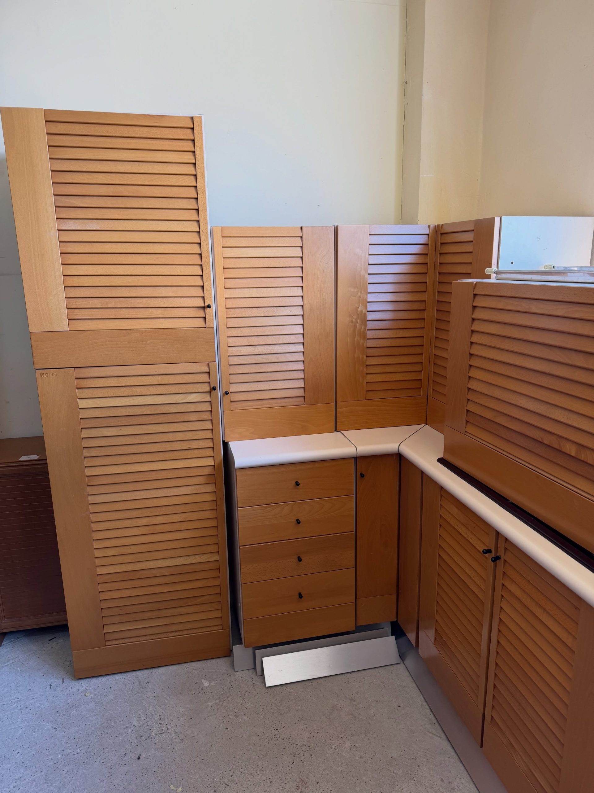 Bucătărie pe colt din lemn masiv Scavolini sh de calitate italiană 4012/U - imagine 3