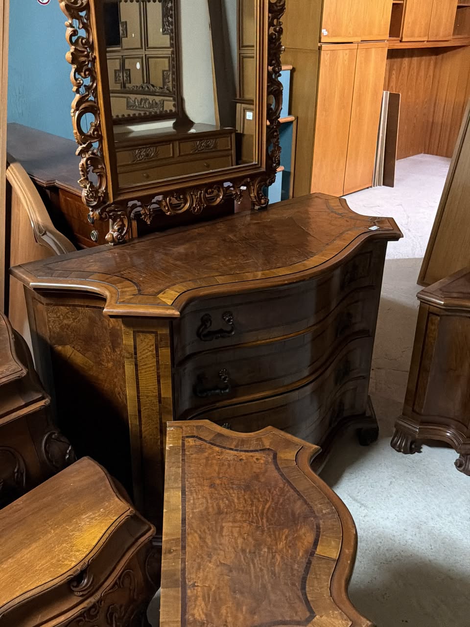 Set Comodă cu Oglindă și 2 Noptiere Stil Clasic Italian din Lemn Masiv 3972/U - imagine 5